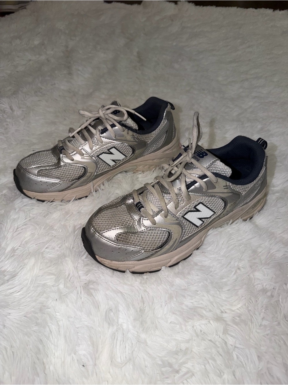New Balance 530 size 8.5 Women’s sneakers *see description*